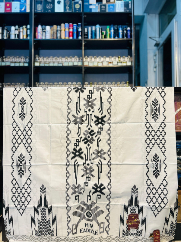 HM HADIYAH WHITE PRINTED LUNGI